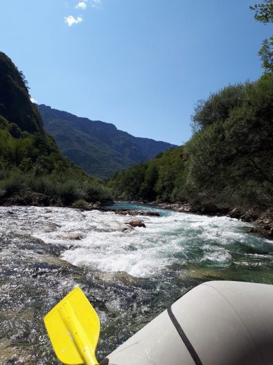 Перекат на реке Тара