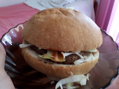 Гамбургер в Черногории