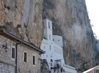 Монастырь Острог в скале. Экскурсия из Рафаиловичей