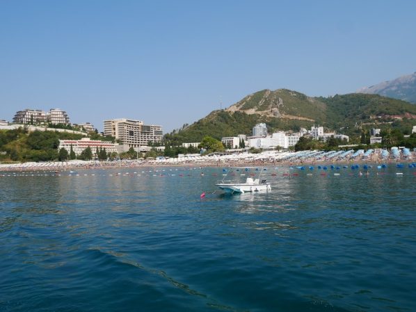 Поселок Бечичи с моря, Черногория