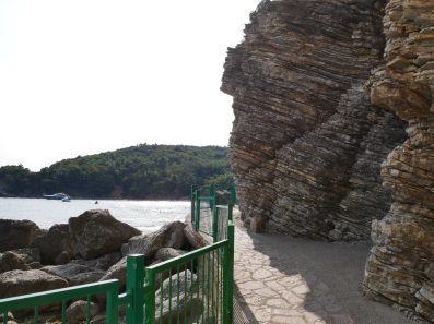 Дорога к пляжам Могрен, Черногория