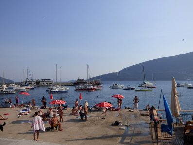 Один из пляжей Герцег Нови, Черногория